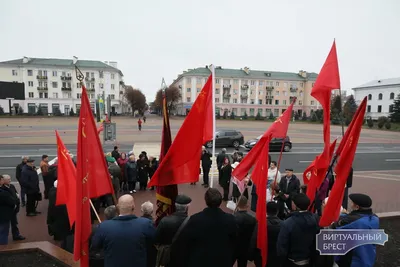 Годовщина революции или День примирения: какой праздник отмечают 7 ноября