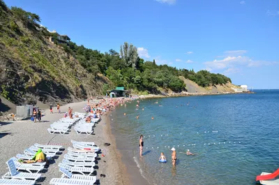 Пляж \"Черные Бугры\" в Алупке 2019, фото отдыха на пляже Алупки | Блог ТВИЛ