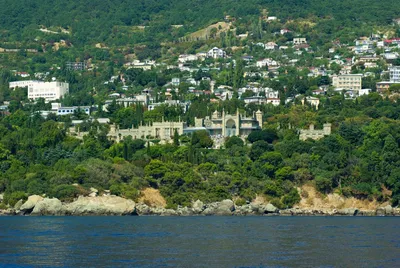 File:Алупка, 2019 год, 11.jpg - Wikimedia Commons