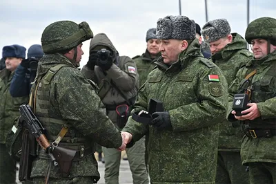 Школьники Хакасии торжественно приняты в ряды Юнармии во время акции «Мы —  армия страны! Мы — армия народа!» : Министерство обороны Российской  Федерации