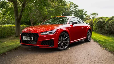 The Final Audi TT Special Edition Has Gorgeous Green Paint And A Gray Roof