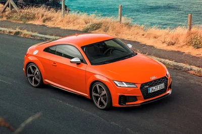 Audi tt red hi-res stock photography and images - Alamy