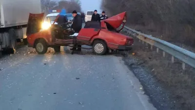 Страшное видео с места аварии на Серовском тракте, где погибли пять человек  - 3 июля 2023 - e1.ru