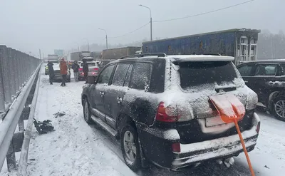 Два человека погибли в ДТП с грузовиком на Володарском шоссе в Подмосковье  - KP.RU