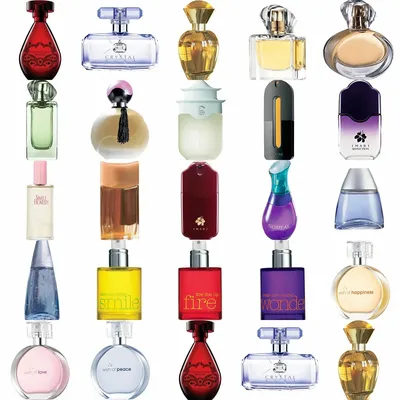 Avon Set Celebre Eau de Toilette Spray 50ml + Taschenspray 10ml + Deoroller  50ml in der Geschenkbox für Damen : Amazon.de: Kosmetik