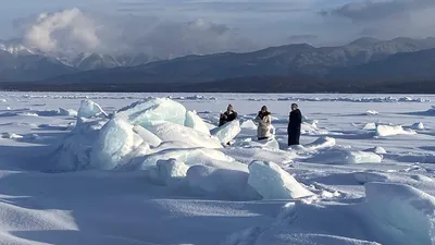 Когда лучше ехать на Байкал, чтобы увидеть прозрачный лед