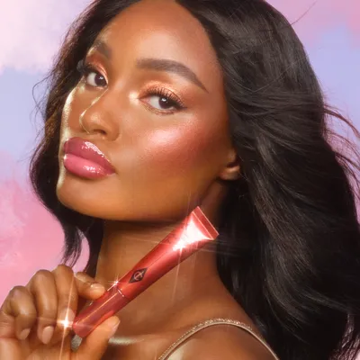 Pinkgasm Sunset: Beauty Light Wand: Flüssigrouge Und Highlighter In Rosa |  Charlotte Tilbury