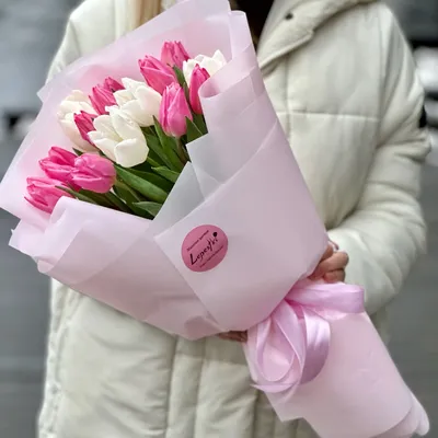 Букет из тюльпанов в упаковке - Доставкой цветов в Москве! 9925 товаров!  Цены от 487 руб. Цветы Тут