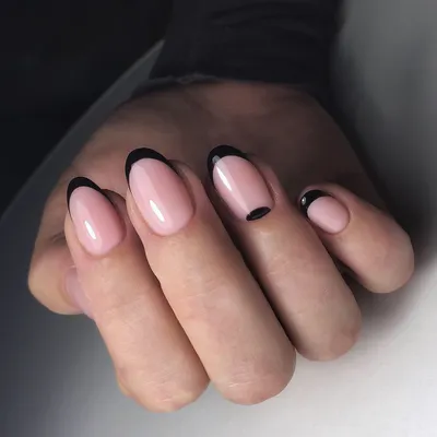 Nailfinity - Чёрный #френч 🖤 и #nude беспроигрышный вариант маникюра 💥 .  #комбинированныйманикюр #покрытиегельлаком #идеальныйманикюр #френчманикюр  #черныйманикюр | Facebook