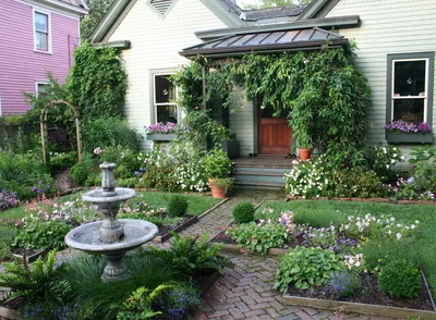 55 удачных вариантов дизайна маленького двора частного дома: | Живу за  городом