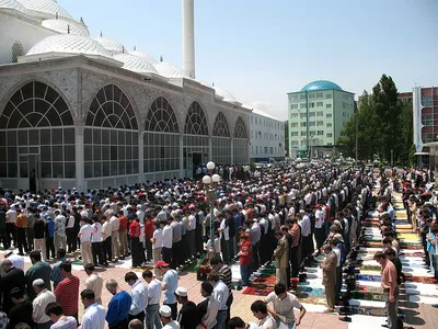 Мир Инструментов» - Всем Ассаляму алейкум дорогие друзья! 🕌Пятничный намаз  обязателен для мусульманина, и каждый верующий обязан совершать его  вовремя. 🕌В этот день все верующие мужчины, которые обязаны совершать джума -намаз, должны пойти