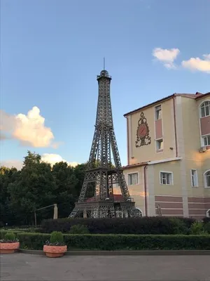 Эйфелева башня (La tour Eiffel) в Париже