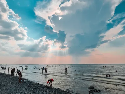 Азовское море. Ейск?.. Приморско-Ахтарск?.. А вот выбирайте! - РИА Новости,  16.08.2022