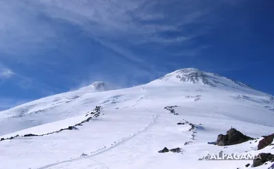 Две вершины Эльбруса. Гиды с опытом 8000 метров.