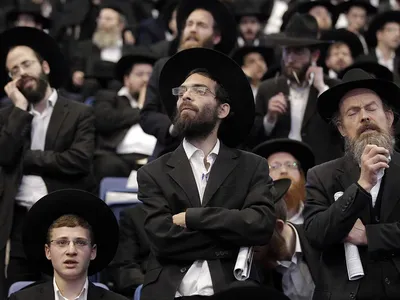 Религиозным евреям велели экономить на шляпах | ИА Красная Весна