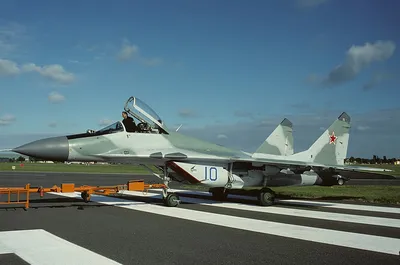 Файл:Mikoyan-Gurevich MiG-29 (9-12), Russia - Air Force AN0753349.jpg —  Википедия