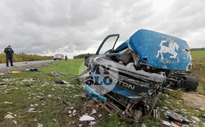 Водителя зажало в машине во время аварии в пригороде Клина