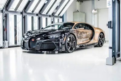 Bugatti is auctioning off its last purely gas-powered car and it's  one-of-a-kind | CNN Business