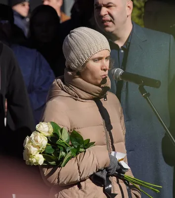 Внебрачную дочь было не узнать на поминках Жириновского | WOMAN