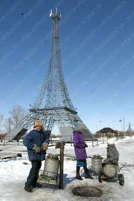 В Париже эвакуировали людей с Эйфелевой башни из-за угроз взрыва -  Российская газета