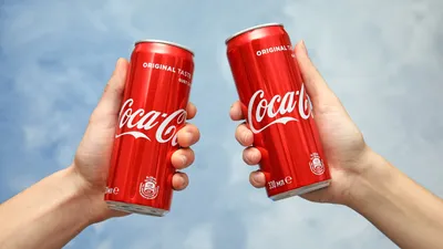 Газированный напиток Coca-Cola Classic, 0.5 л, пластиковая бутылкаКока кола  - купить с доставкой по выгодным ценам в интернет-магазине OZON (1004526190)