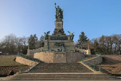 Фото дня: памятник Жириновскому открыли на Новодевичьем кладбище |  Фотогалереи | Известия