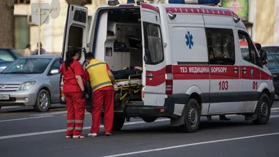 В России начали делать машины скорой помощи на базе китайских фургонов