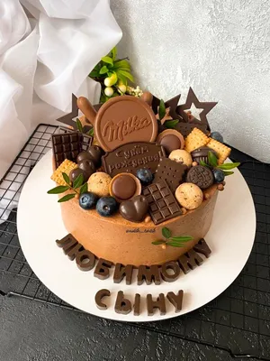 Торт Для мужчины со сладостями купить на заказ в СПб | CC-Cakes