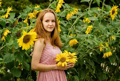 🌻ИДЕИ ДЛЯ ФОТО В ПОДСОЛНУХАХ 📸 ФОТОСЕССИЯ В ПОЛЕ ПОДСОЛНУХОВ | Подсолнухи,  Идеи для фото, Фотосессия