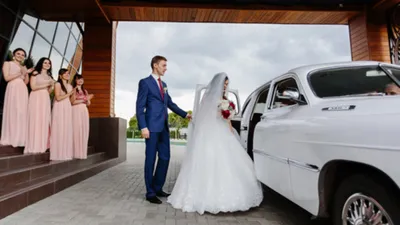 Красная с розовым свадьба – идеи декора, нарядов жениха и невесты | WedWed