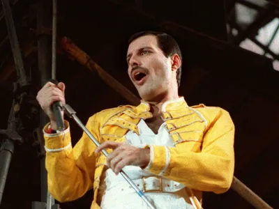 Интересные факты о Фредди Меркьюри в день рождения лидера группы Queen –  K-News