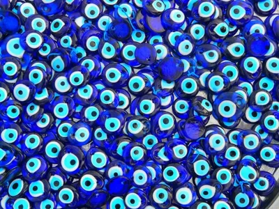 Центр «ЭпилСити» - эпиляция, шугаринг, косметология - Голубые глаза с  длинными и пышными ресницами😍 В них невозможно не влюбиться!❤ И если голубые  глаза - собственность гостя, то яркие ресницы - заслуга нашего