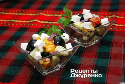 Пальчики оближешь! Праздничный рецепт греческого салата с курицей | FoodOboz