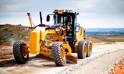 Грейдер Caterpillar 160 - 20,6 тонны в аренду в Москве от «СпецТехАренда»