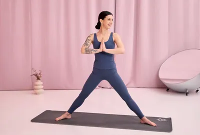 Йога для начинающих в домашних условиях: упражнения, видеоуроки, особенности