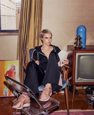 Кара Делевинь удивила откровенным нарядом в Каннах: честные фото модели