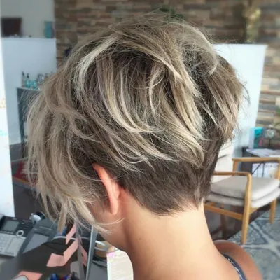 100%) Короткая женская стрижка каре на ножке 2022-2023: 104 фото | Short  hair balayage, Thick hair styles, Short hair cuts for women