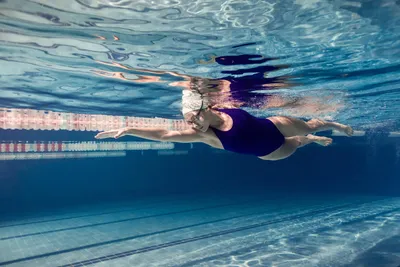 Учимся плавать: специалист рассказала, как освоить новый вид спорта за лето  (1 фото). Воспитателям детских садов, школьным учителям и педагогам -  Маам.ру