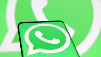 Fake WhatsApp app downloaded more than one million times - BBC News