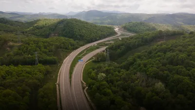 Заряжайся на ходу\": Швеция переоборудует дороги для динамической подзарядки  электрокаров | Euronews