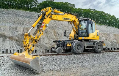 Аренда гусеничного экскаватора KOMATSU PC-400 . Собственник  Академмеханизация