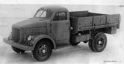 Gaz 51 Truck. Flatbed One-and-a-half Ton Flatbed Car In Military Color  Standing In The Bushes Of Greenery. Victory Park Nizhny Novgorod High  Quality Photo Stock Photo, Picture and Royalty Free Image. Image