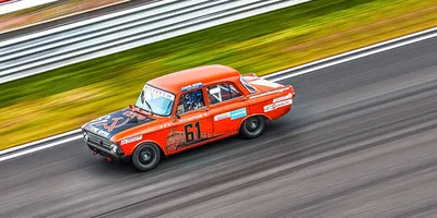 Гонки на советских автомобилях: как проходит Moscow Classic Grand Prix ::  Autonews