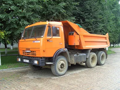 The first fifth-generation Kamaz rolled off the production line. It is  cheaper than you thought. | trans.info