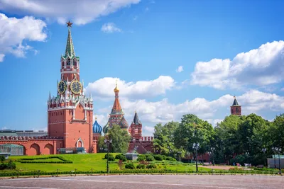 МОСКВА - JULY 04: Панорама Московского Кремля И Исторического Центра Города  04 Июля 2013 Года, Москва, Россия. Московский Кремль Является Популярным  Туристическим Достопримечательностью И Объектом Всемирного Наследия ЮНЕСКО  Фотография, картинки ...