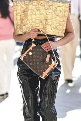 Сколько стоит брендовая сумка Louis Vuitton: гид по ценам на самые  популярные модели Луи Виттон