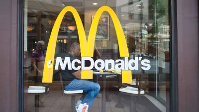 Mcdonalds restaurant in berlin germany -Fotos und -Bildmaterial in hoher  Auflösung – Alamy