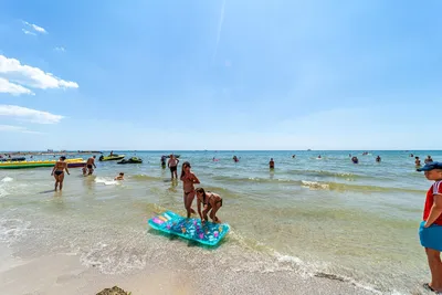 Почему вода в море соленая