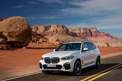 Обои BMW X5 M 2015