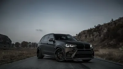 Обои BMW X5 Автомобили BMW, обои для рабочего стола, фотографии bmw, x5,  автомобили, город, здания, шоссе Обои для рабочего стола, скачать обои  картинки заставки на рабочий стол.